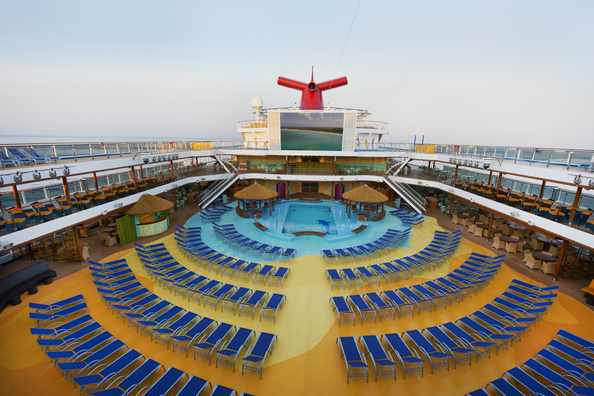 MyCruise Carnival Magic Offentlige-arealer Pool-spa2